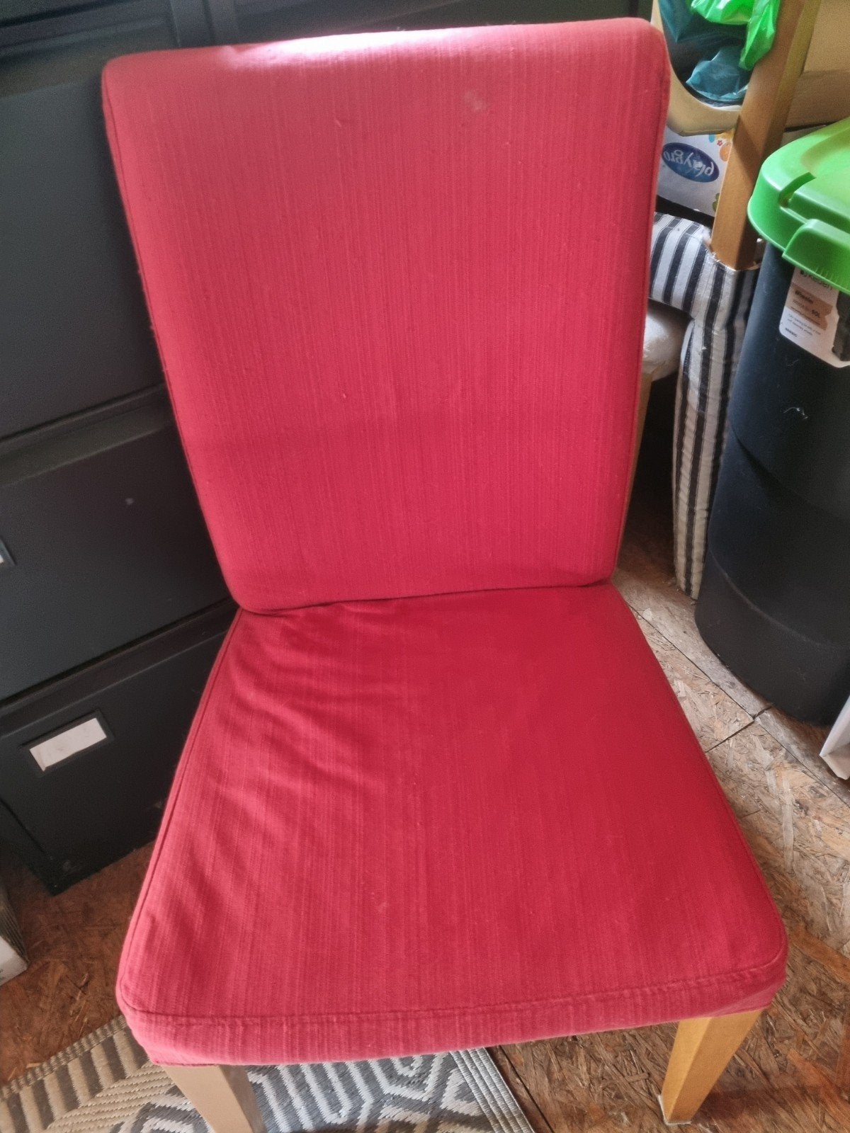6 gratis ikea stoelen, stoelhoezen kunnen eraf., Ophalen of Verzenden, Gebruikt, Wit, Twee