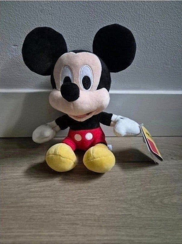 Disney Mickey mouse knuffel nieuw met kaartje

Komt uit een, Disney, Ophalen of Verzenden, Nieuw, Overige typen