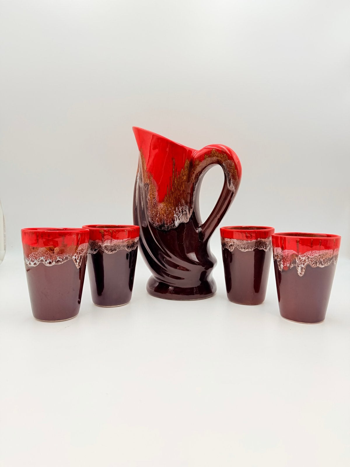 Vintage Lava Kan met Glazen - Rood en Bruin Keramiek, Antiek en Kunst, Antiek | Keramiek en Aardewerk, Ophalen of Verzenden