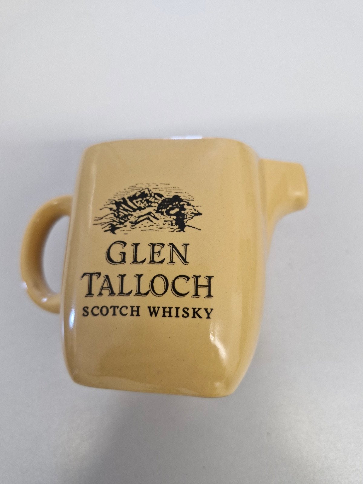 Vintage Glen Talloch Scotch Whisky waterkan. Hoogte 8 cm., Ophalen of Verzenden
