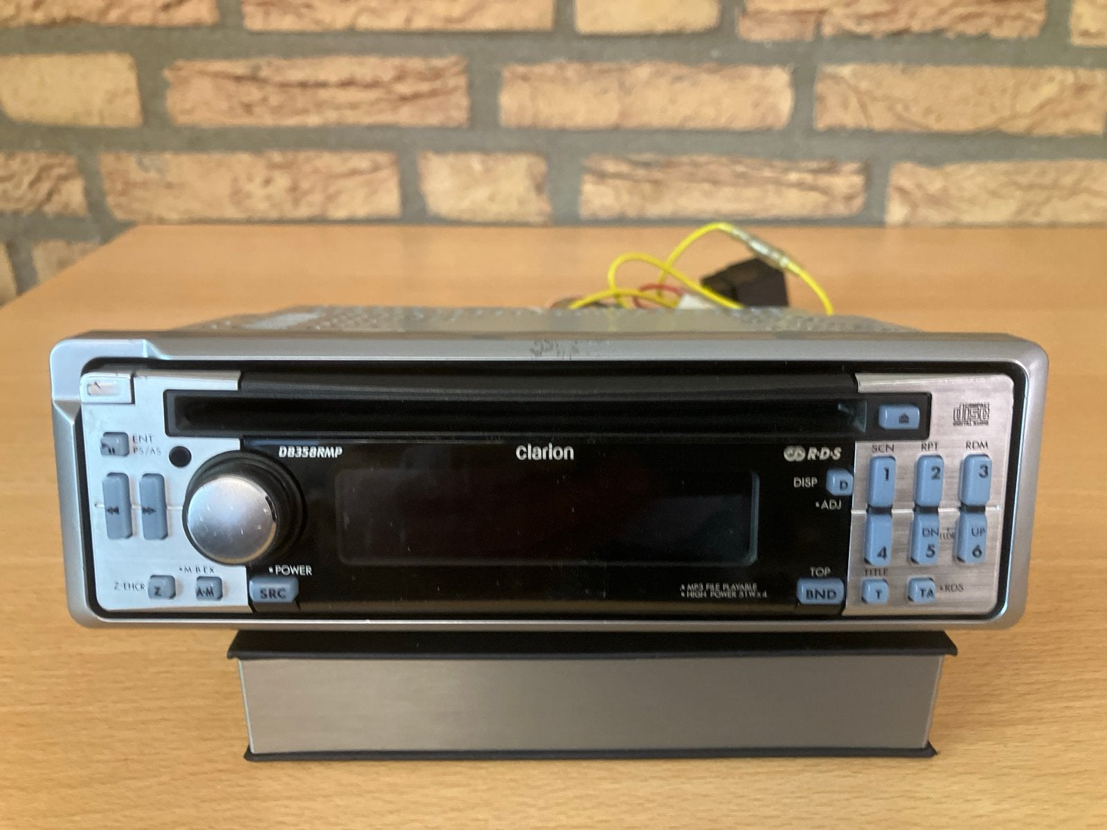 Clarion DB358RMP CD/MP3-speler autoradio, Ophalen of Verzenden, Gebruikt