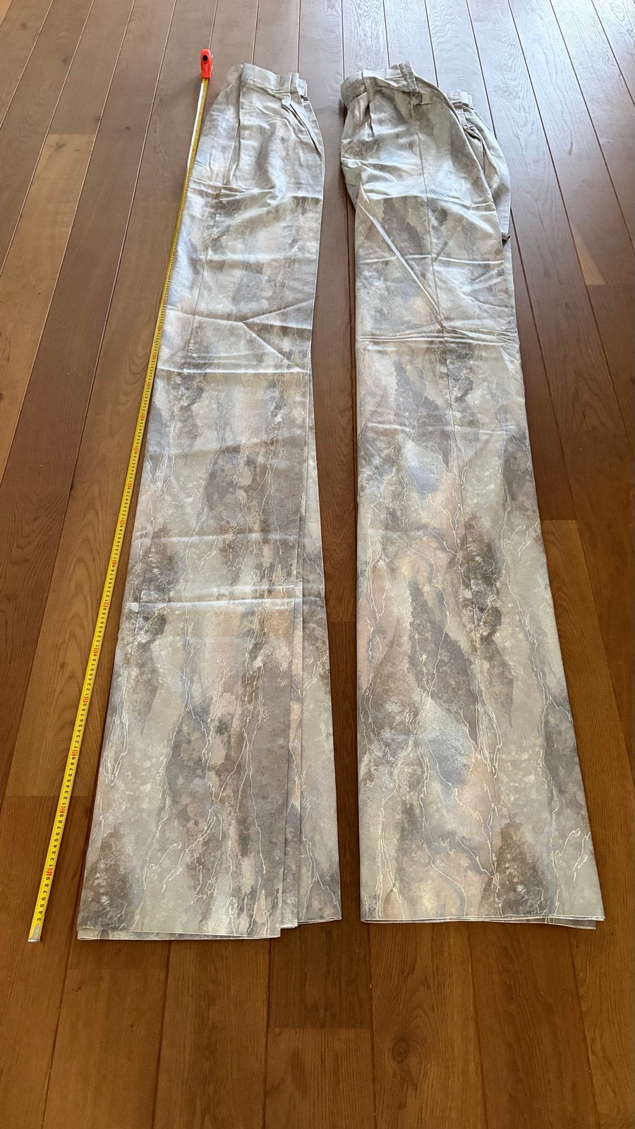 Gordijnen 2.50m x 1.50m omgezoomd en verzwaard, Gebruikt, Bruin, 150 cm, Plooiafwerking