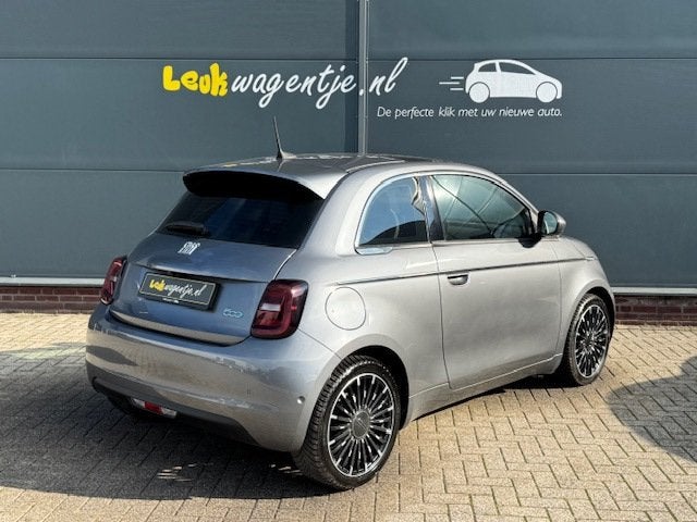 Fiat 500 e La Prima 42 kWh * SOH 97% *camera *carplay *cruis, Auto's, Adaptive Cruise Control, Gebruikt, 118 pk, 4 stoelen