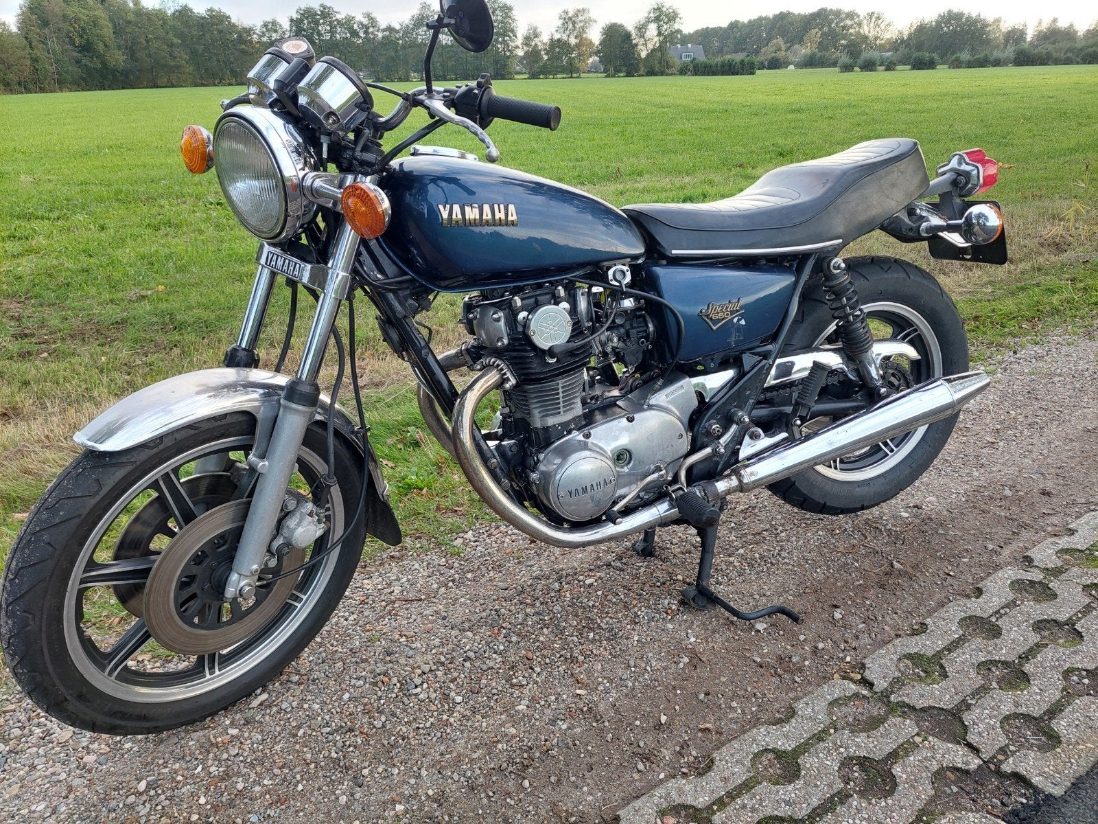 Yamaha XS650, Motoren, 2 cilinders, 653 cc, Naked bike
