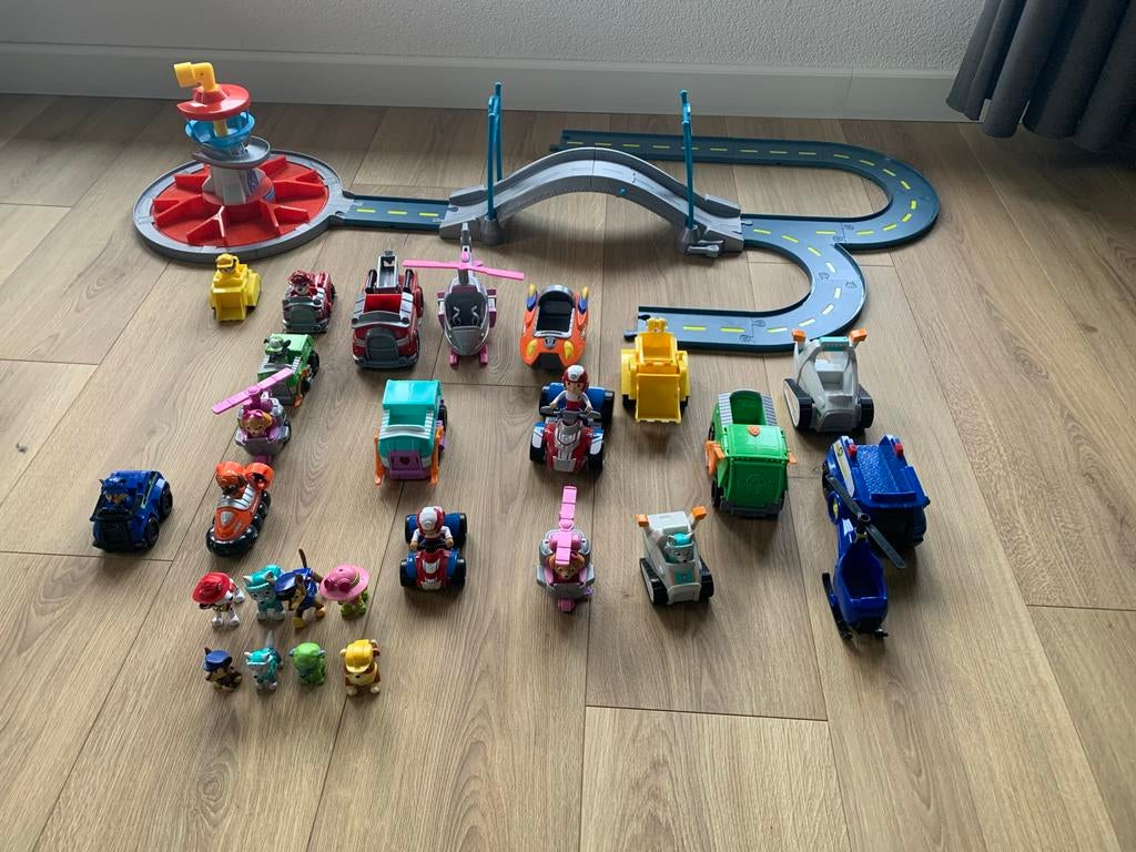 Grote Paw Patrol collectie met uitkijktoren en wegen, Ophalen, Gebruikt, Jongen of Meisje