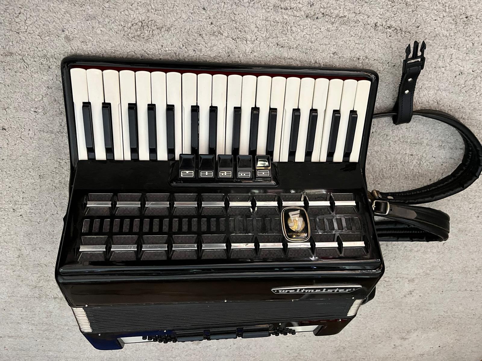 Weltmeister accordeon met koffer, Ophalen, Weltmeister, 80-bas, Toetsaccordeon