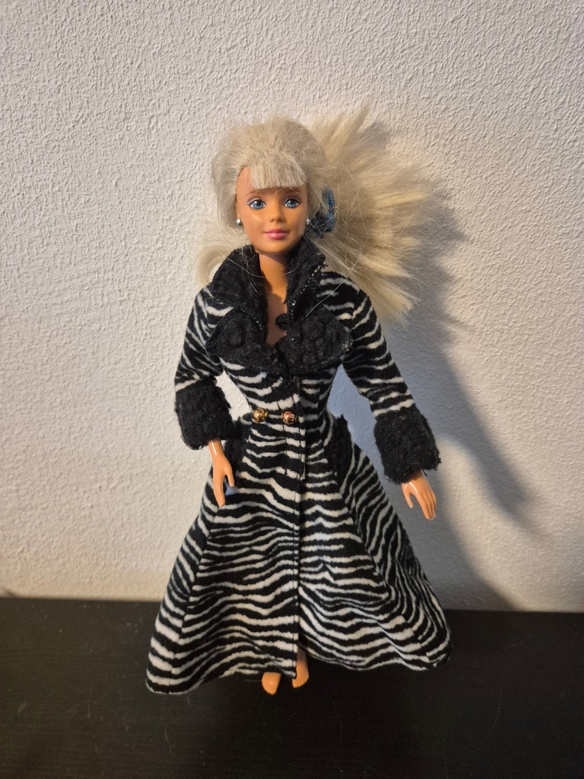 Vintage Barbie Pop in Zebraprint Jas - 1993 Mattel, Verzamelen, Ophalen of Verzenden, Gebruikt, Fashion Doll