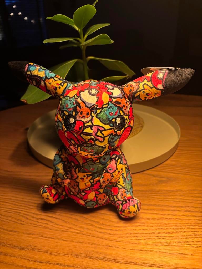 Nieuwe Pokémon Pikachu knuffel - Kleurrijk en uniek, Pokemon, Overige typen, Nieuw, Ophalen of Verzenden