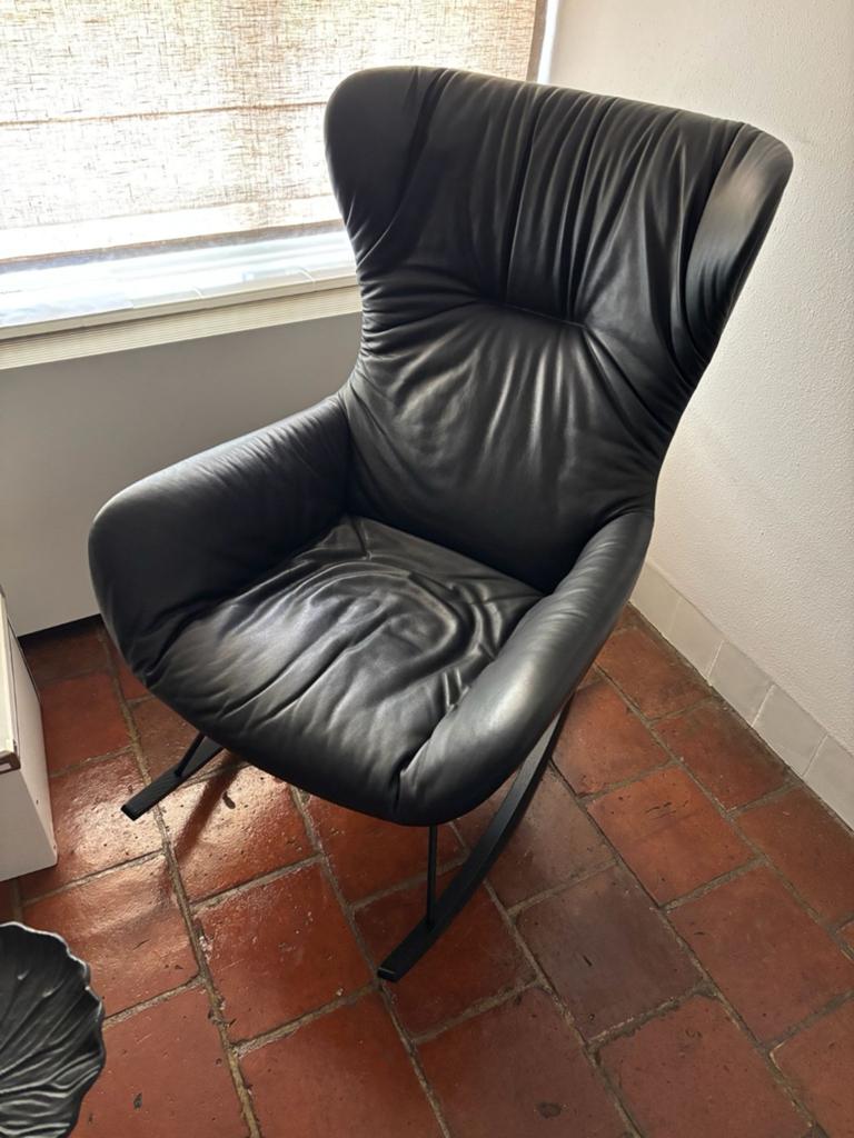Freifrau Leya Rocking Wingback Schommelstoel - Nieuwstaat, Ophalen, Modern Design, Zwart, Zo goed als nieuw