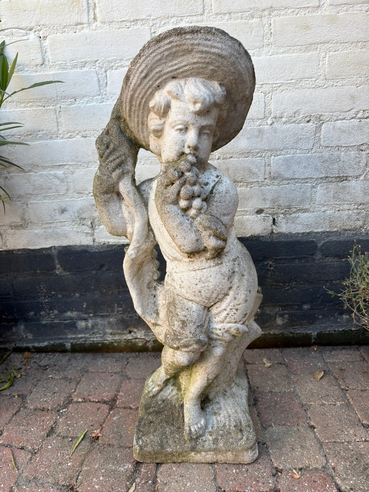 Tuinbeel jongen met druiven, Tuin en Terras, Tuinbeelden, Ophalen, Gebruikt, Beton