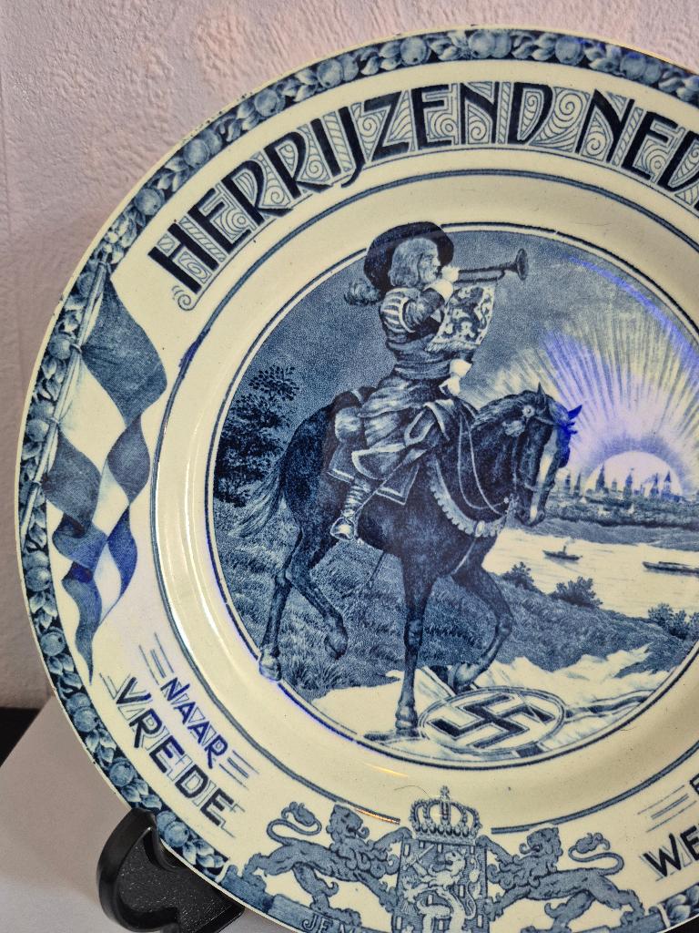 Historisch bord 'Herrijzend Nederland' - Societe Ceramique, Antiek en Kunst, Ophalen
