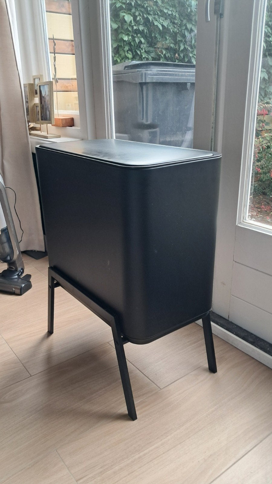 prullenbak kwantum zwart, Ophalen, 50 – 75, Gebruikt, 40 liter of meer