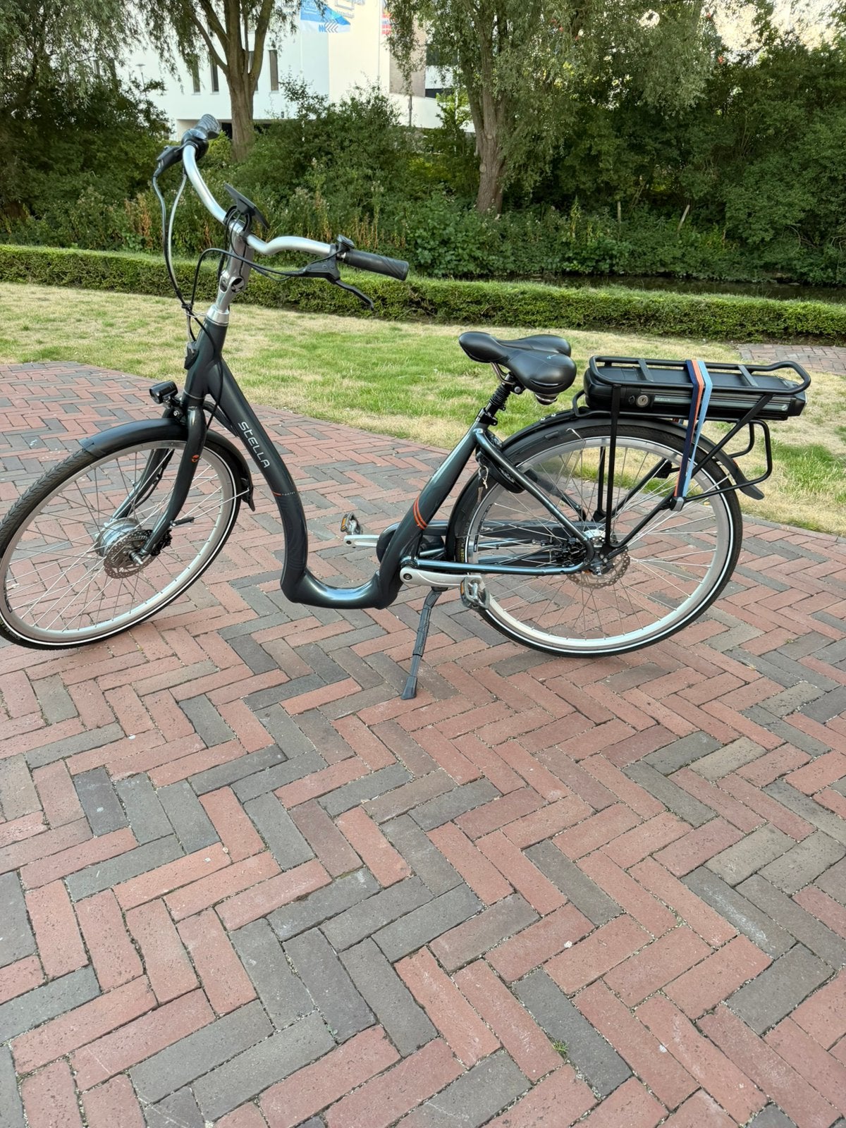 Stella lage instap elektrische fiets, Fietsen en Brommers, Elektrische fietsen, Minder dan 47 cm, Ophalen of Verzenden, Zo goed als nieuw