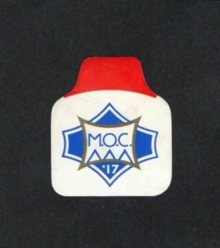 Embleem Logo Voetbalclub MOC '17 Bergen op Zoom Jaren 60., Ophalen of Verzenden, Zo goed als nieuw