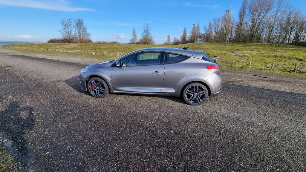 Renault Mégane rs 2.0 16V Turbo 250 Coupe 2011 Grijs, Auto's, Renault, Particulier, Mégane, ABS, Airbags, Bluetooth, Bochtverlichting