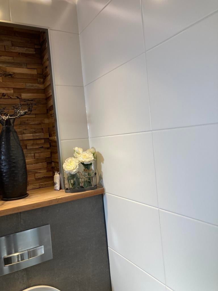 Witte wandtegels nieuw in doos, Ophalen of Verzenden, Zo goed als nieuw, Minder dan 5 m², 20 tot 40 cm