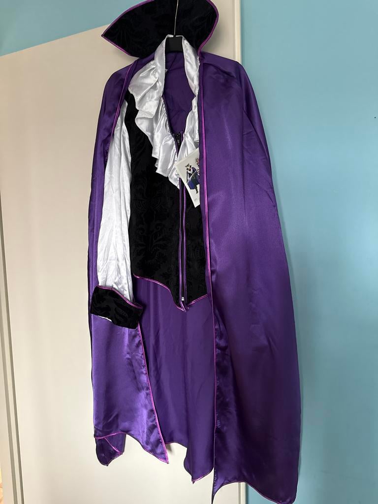 Paars Vampier Kostuum - Maat XL, Kleding | Heren, Maat 56/58 (XL), Ophalen of Verzenden, Zo goed als nieuw, Halloween