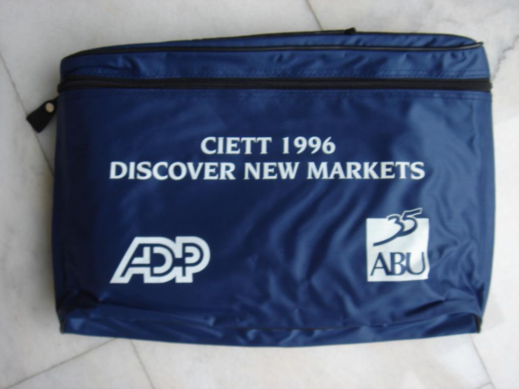 Tas met tekst: Ciett 1996, Ophalen of Verzenden, Zo goed als nieuw, Blauw