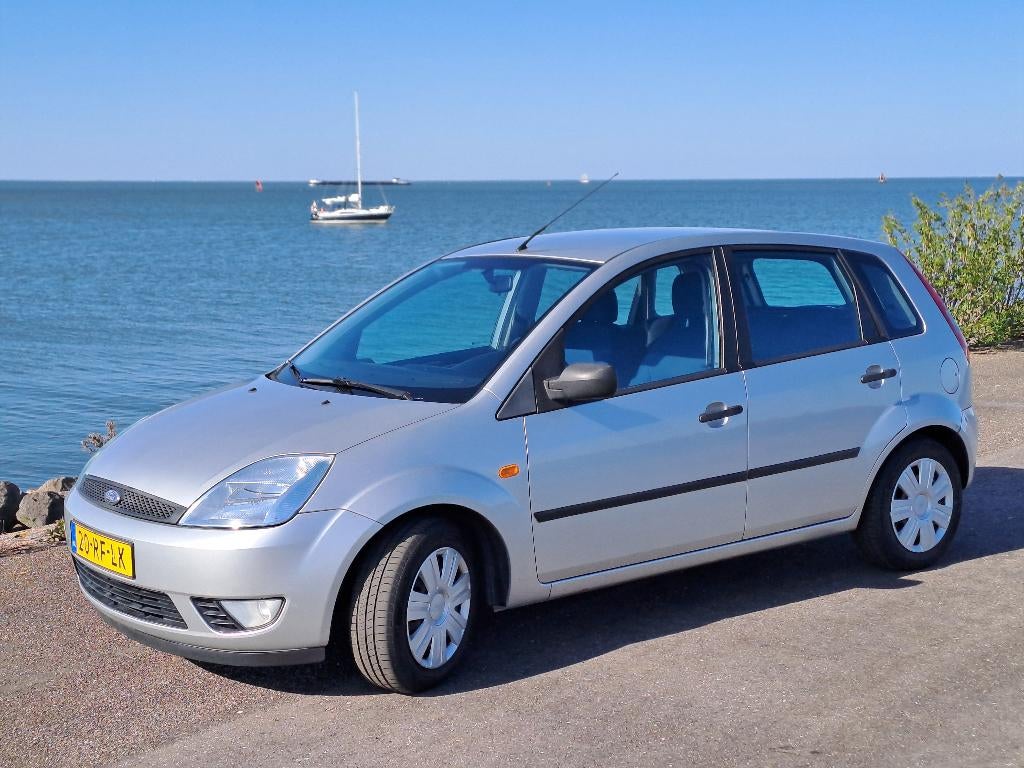 Ford Fiësta 1.3 8V 5DR 2005 Grijs, Auto's, Ford, Particulier, Fiësta, Airbags, Airconditioning, Centrale vergrendeling, Elektrische ramen