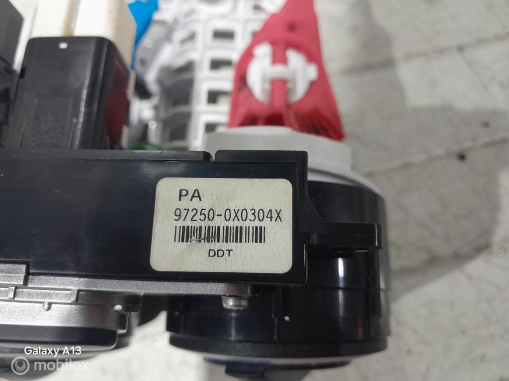 Bedieningspaneel kachel  Hyundai i20 97250-0X0304X, Gebruikt, Ophalen of Verzenden