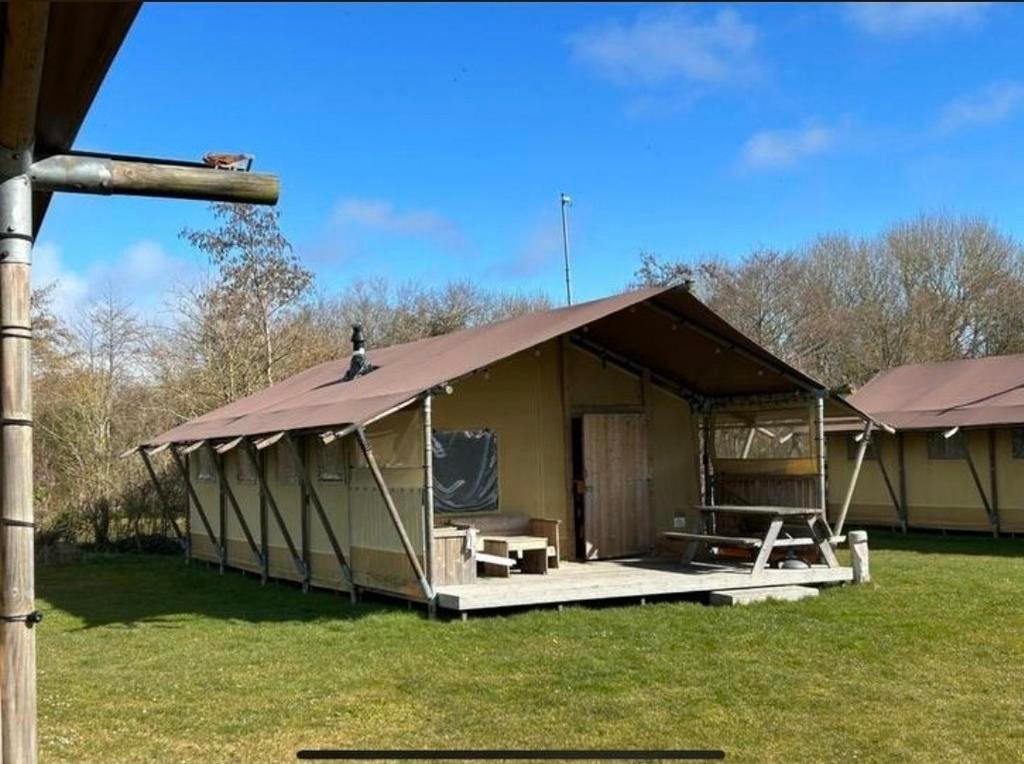 Compleet ingerichte 6 pers. safaritent / Glamping  75m2, Ophalen, Nieuw, 500 cm of meer, 3 ramen of meer