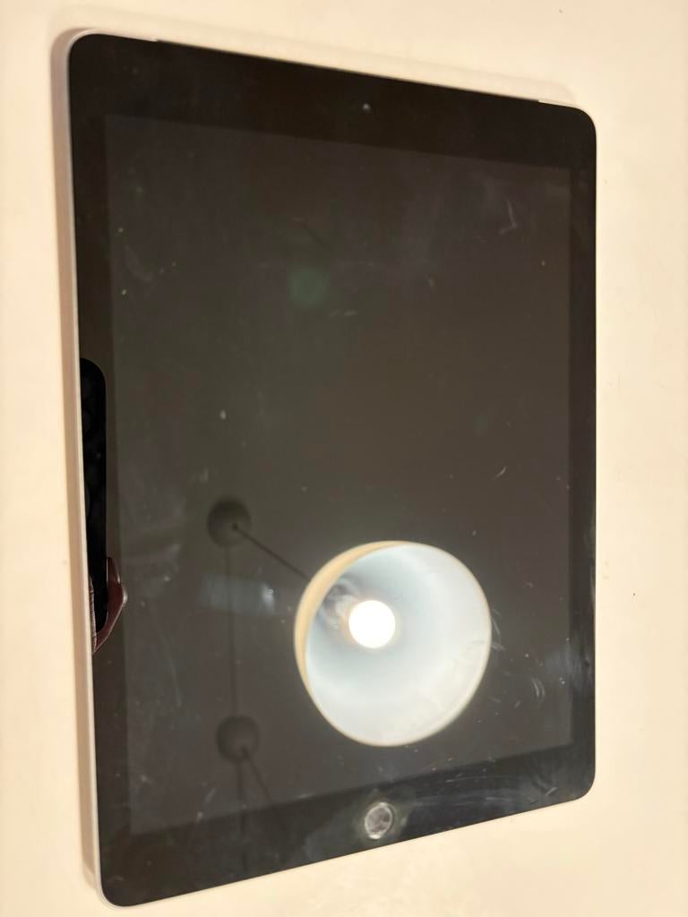 Nette Apple iPad (A1954), Computers en Software, Apple iPads, Gebruikt, Apple iPad, 128 GB, Grijs