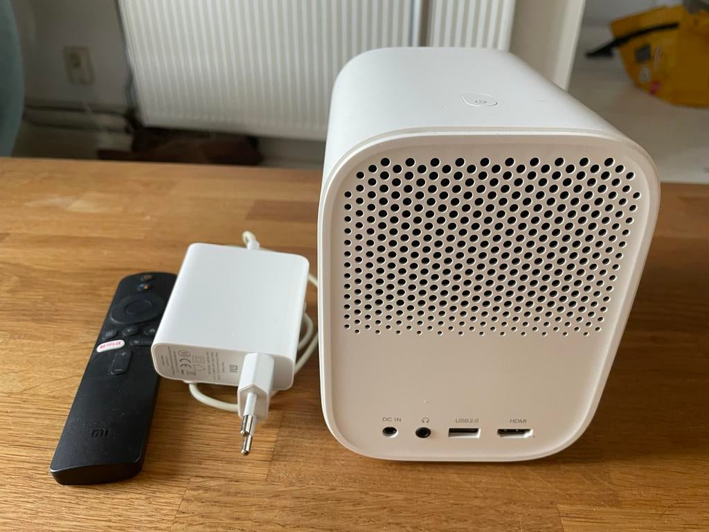 Xiaomi Mi Smart Projector 2, Audio, Tv en Foto, Beamers, Ophalen, Zo goed als nieuw, LCD, Full HD (1080)