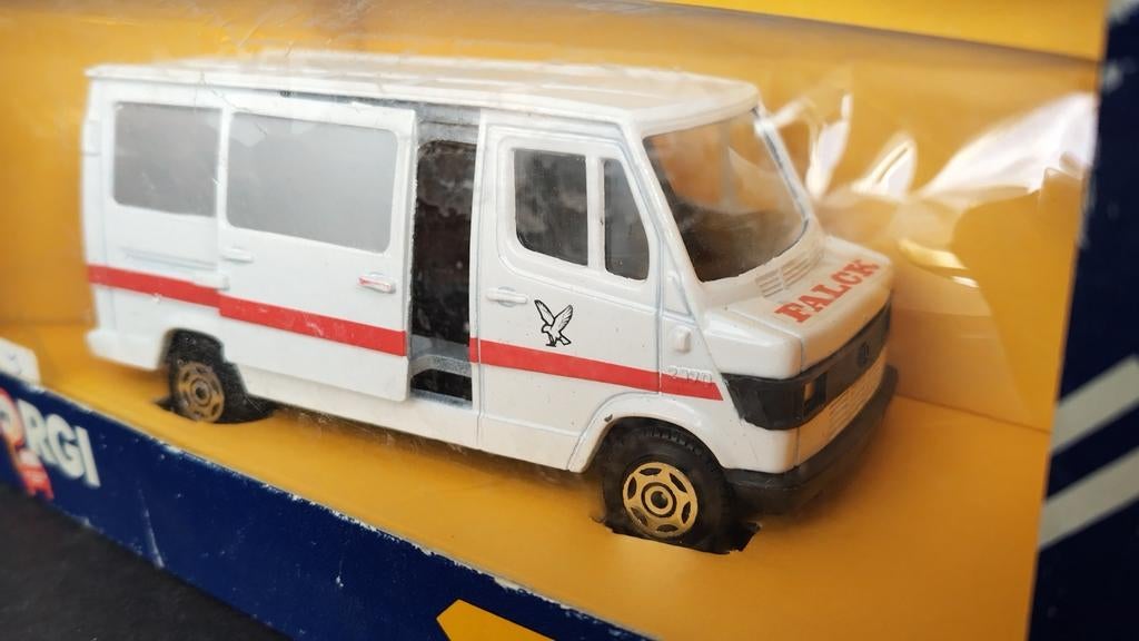 Mercedes Benz 207 D Falck Ambulance 1:36 Corgi Pol, Corgi, Auto, Verzenden, Nieuw