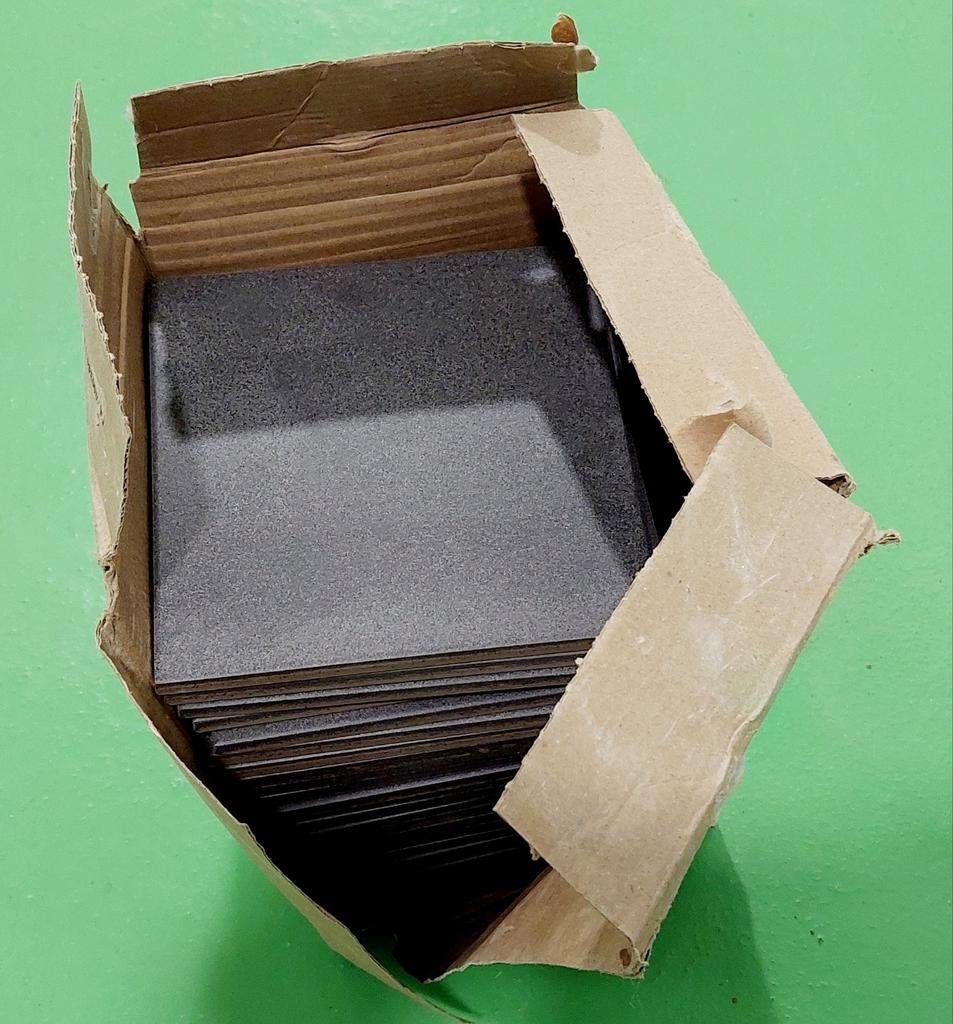 24 vloertegels /plavuizen voor badkamer / WC antraciet 15x15, Steen of Klei, Nieuw, Minder dan 50 cm, Ophalen of Verzenden