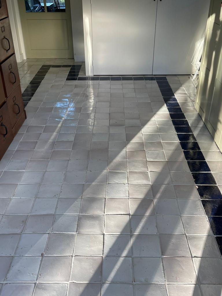 Oude handvorm geglazuurde estrikken wit 17x17 85M2 uniek!, Doe-het-zelf en Verbouw, Keramiek, 10 m² of meer, Vloertegels, Minder dan 20 cm