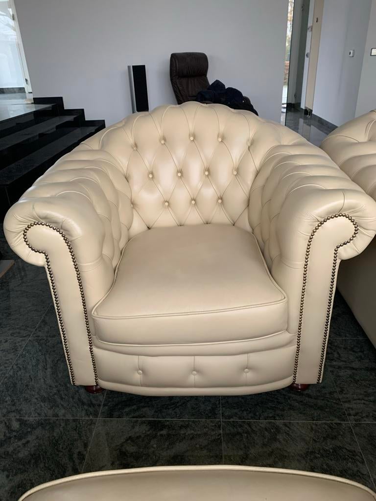 Bendic International Witte Fauteuils - Chesterfield style, Huis en Inrichting, Fauteuils, Ophalen, Gebruikt, Chesterfield, 50 tot 75 cm