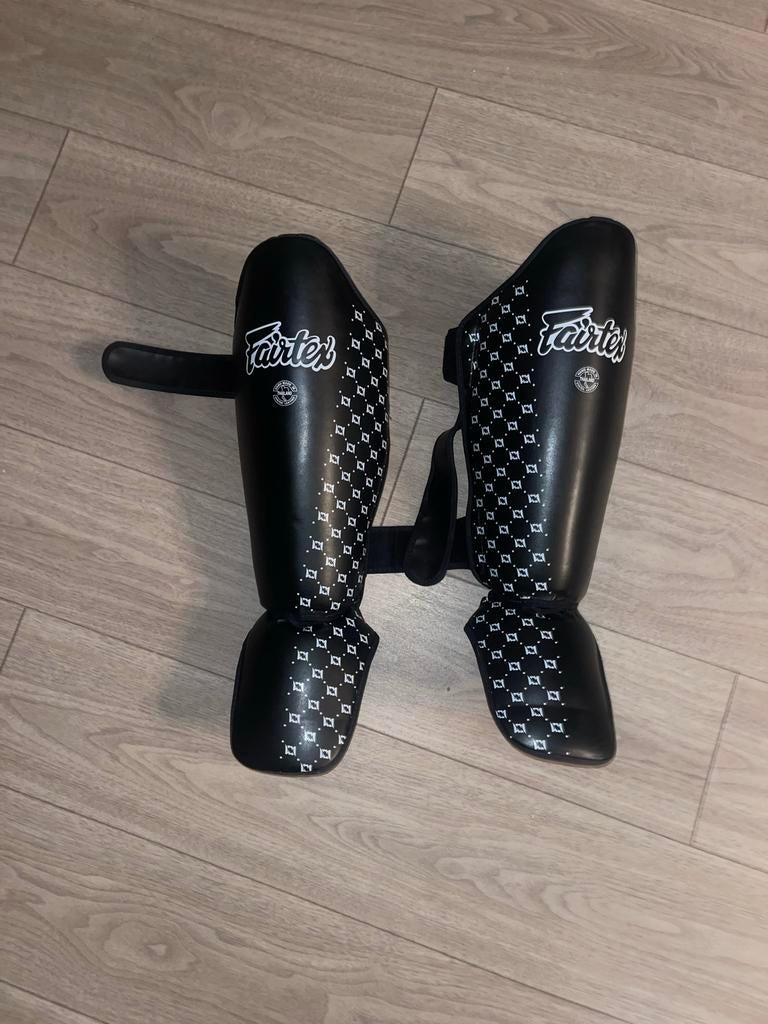 Fairtex scheenbeschermers maat L - Zo goed als nieuw, Sport en Fitness, Vechtsporten en Zelfverdediging, Overige, Vechtsportbescherming