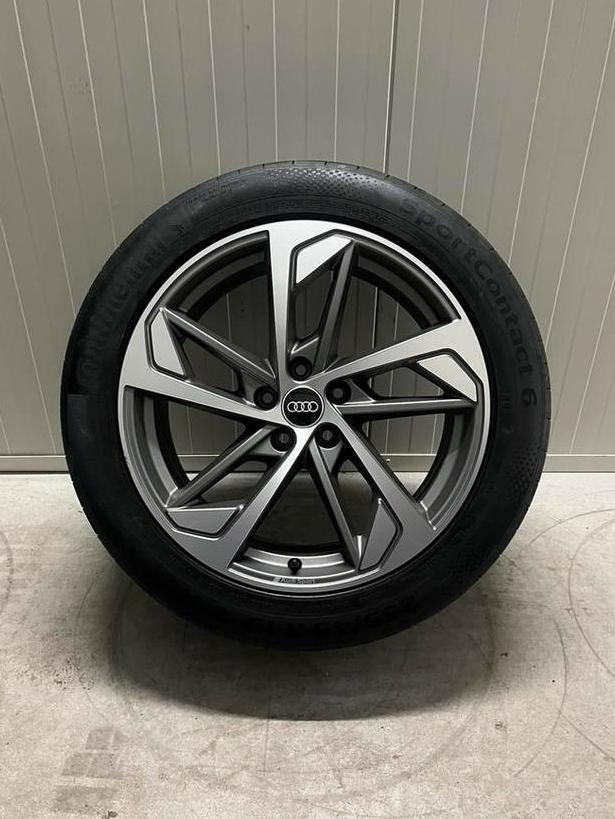🚗 Audi Sport Q3 RSQ3 - 83A F3 - Trapezoïde - 19 inch Zomer, Auto-onderdelen, Banden en Velgen, 19 inch, Gebruikt, 255 mm, Banden en Velgen