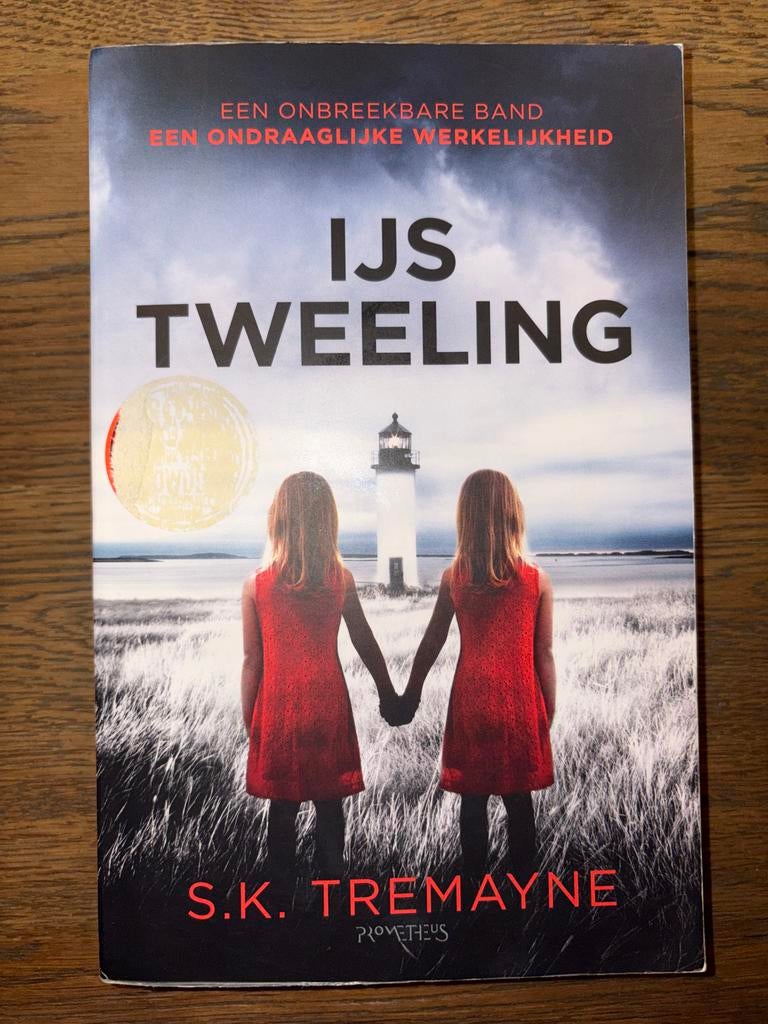 IJs Tweeling - S.K. Tremayne, Ophalen of Verzenden, Zo goed als nieuw, Nederland