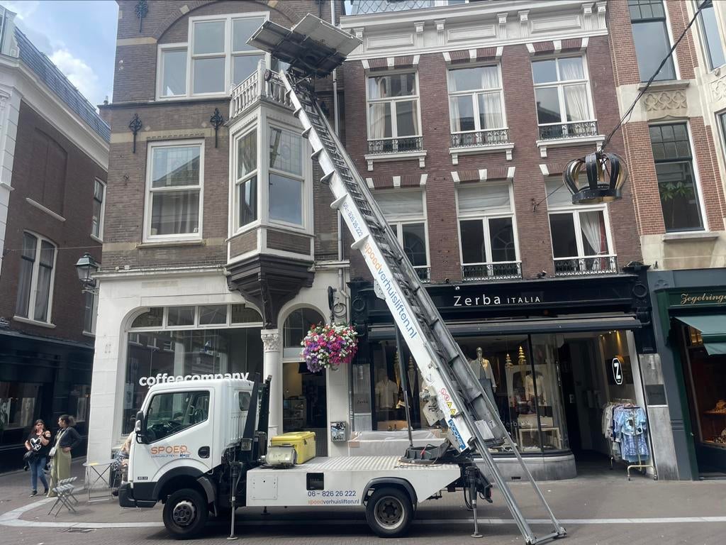 Foto 5 van Verhuislift huren | Ladderlift / Meubellift met bediening