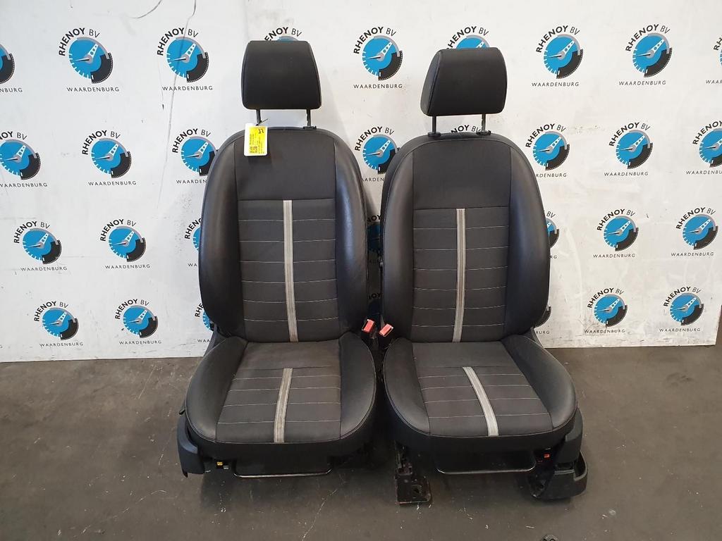 Ford Kuga interieur 2010   half leder, Auto-onderdelen, Interieur en Bekleding, Gebruikt, Ophalen