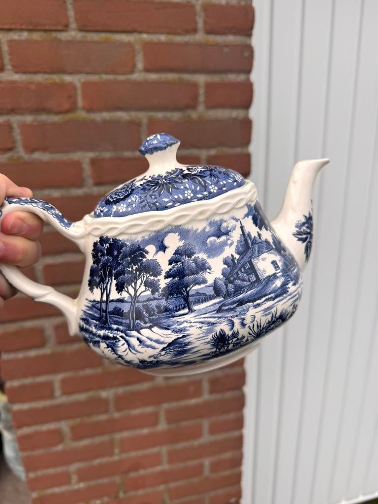 Oude engelse theepot country style staffordshire, Ophalen of Verzenden