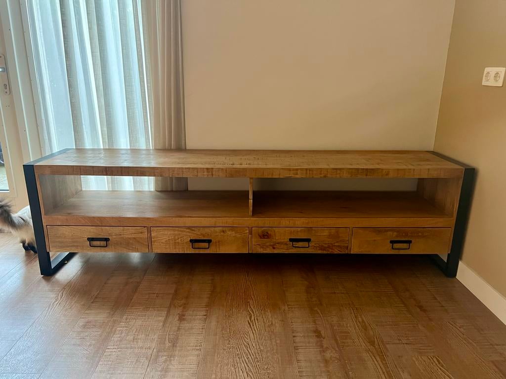 Lange tv kast van hout en metaal, Huis en Inrichting, Kasten | Televisiemeubels, Ophalen, Minder dan 50 cm, Zo goed als nieuw