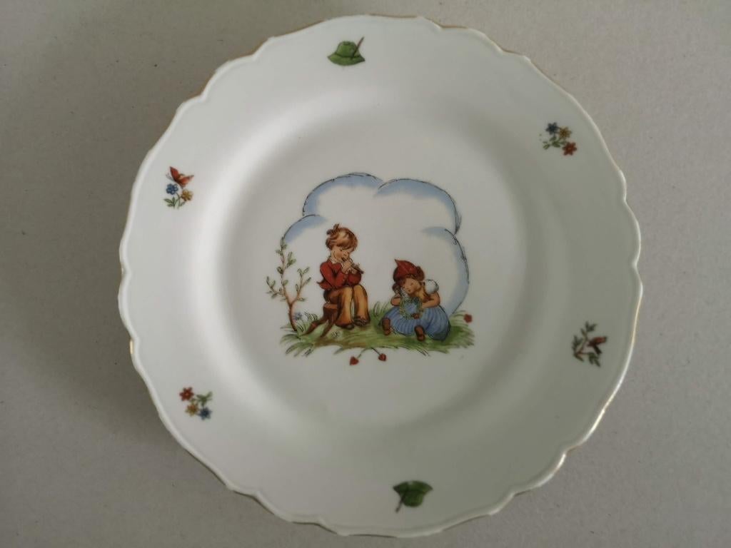 Kinderbordje - Keramiek - Czechoslovakia, Ophalen of Verzenden, Zo goed als nieuw, Porselein, Bord of Schaal
