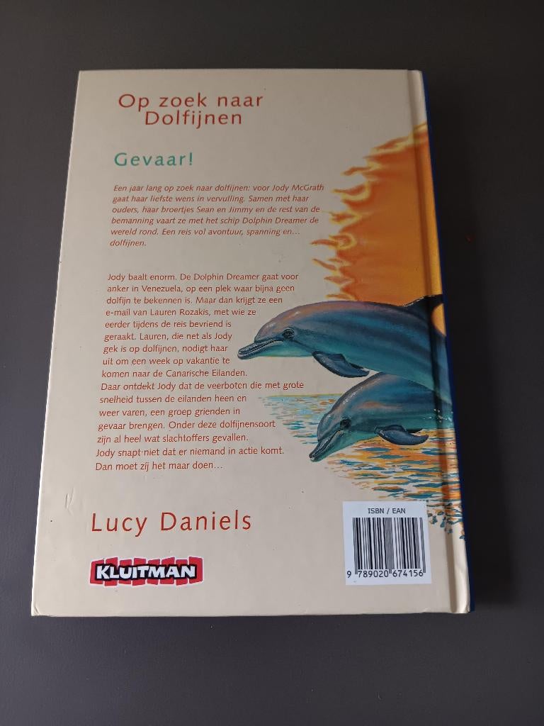 Op zoek naar dolfijnen Gevaar, Ophalen of Verzenden, Gelezen