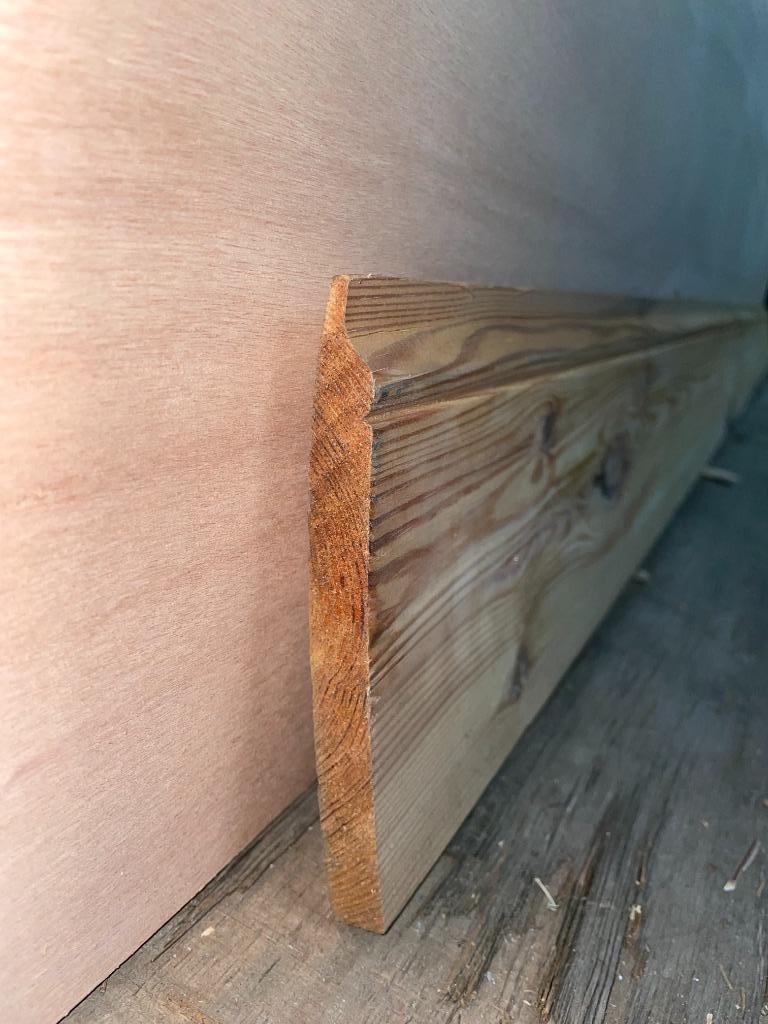 Hoge plinten €4,- per meter 420x14, Ophalen, Overige materialen, Nieuw, 200 tot 250 cm
