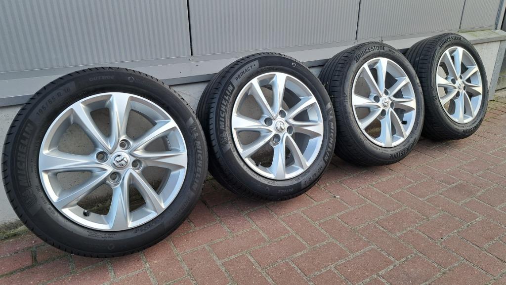 Lichtmetalen velgen Opel Corsa F Peugeot 208 207 195/55/16, Auto-onderdelen, Banden en Velgen, Banden en Velgen, Zomerbanden, 16 inch