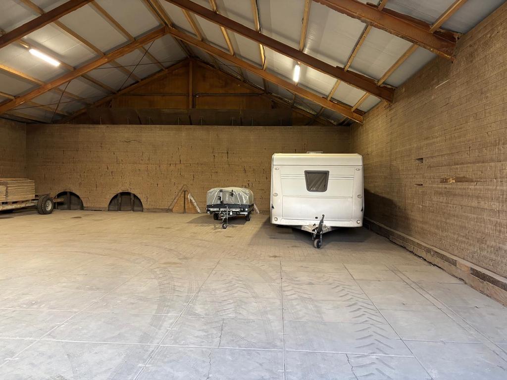 Caravanstalling beschikbaar in Ens