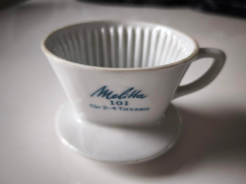 Vintage koffiefilter porselein Melitta model 101, Verzamelen, Ophalen of Verzenden, Zo goed als nieuw, Porselein, Kop en/of schotel