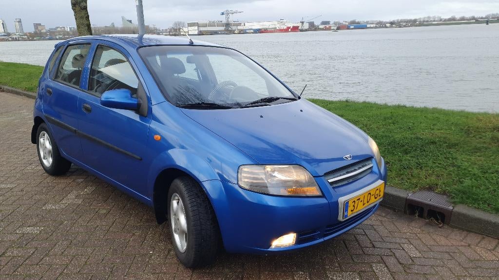 Daewoo Kalos 1.4 2002 Blauw, Stof, 40 €/maand, 4 cilinders, Origineel Nederlands