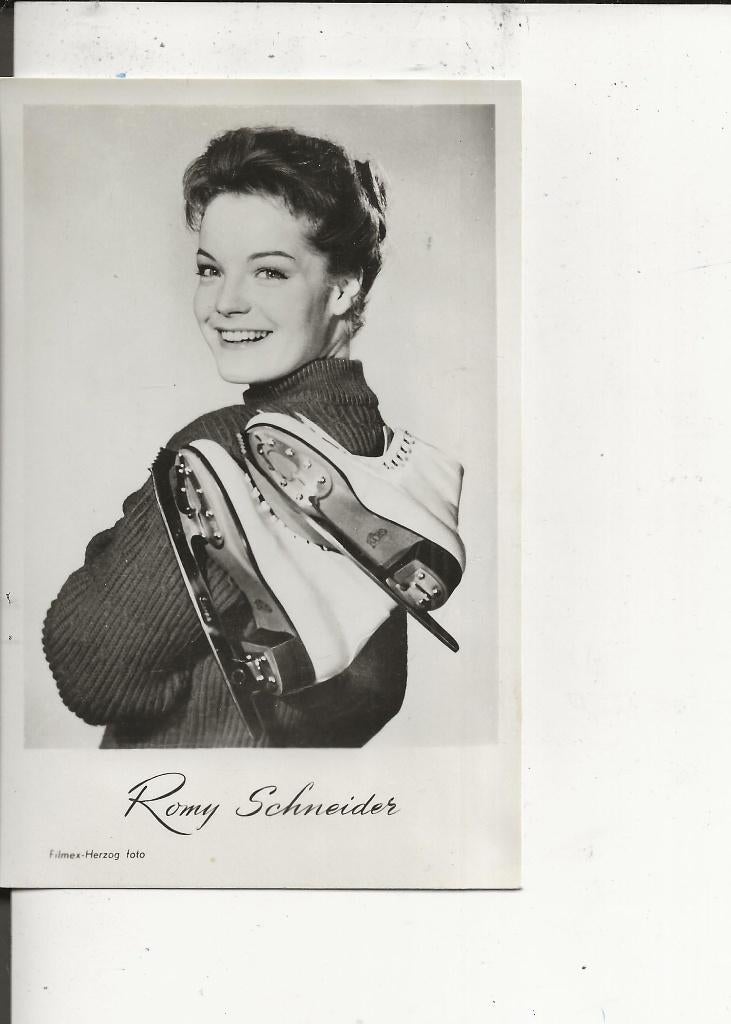 Romy Schneider met schaatsen 1958, Ophalen of Verzenden, 1940 tot 1960, Ongelopen, Overige thema's