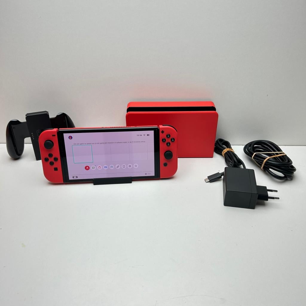 Nintendo Switch OLED - Mario Editie - Rood, Spelcomputers en Games, Spelcomputers | Nintendo Switch, Zo goed als nieuw