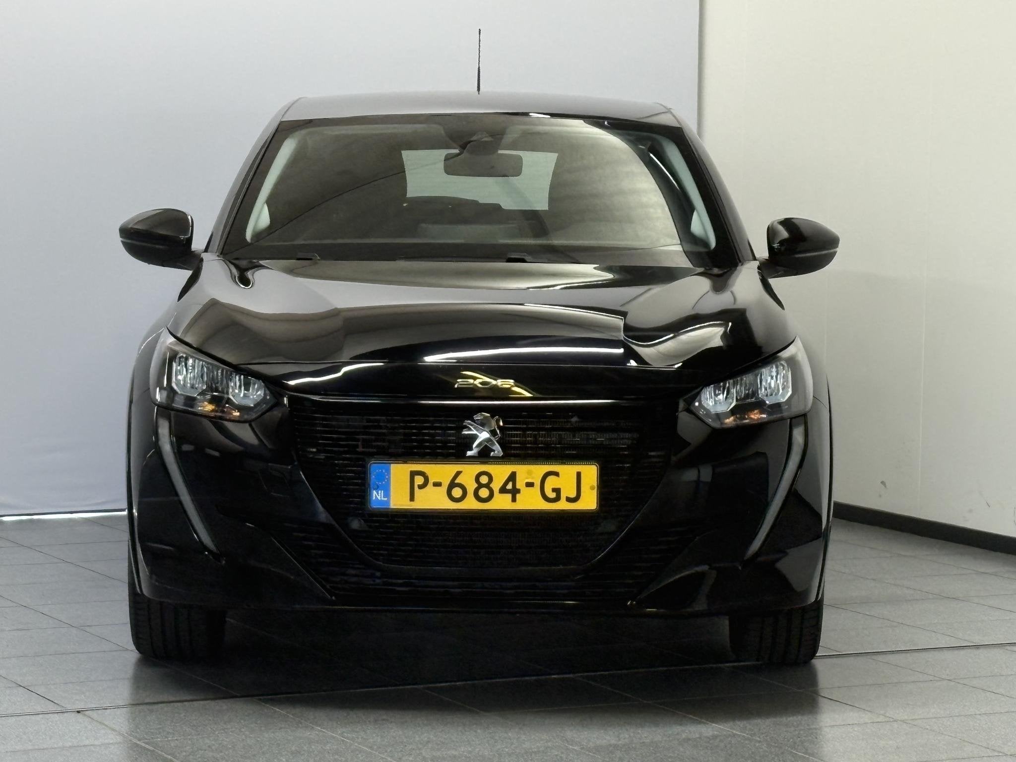 Peugeot e-208 EV Active Pack 50 kWh Carplay, Lichtmetalen ve, Auto's, Peugeot, 12 maanden, Gebruikt, Zwart, Origineel Nederlands