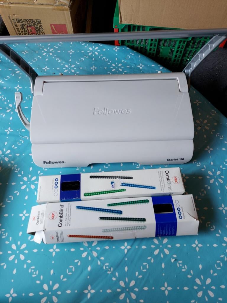 Inbindmachine met plastic inbinders/ringen, Diversen, Ophalen of Verzenden