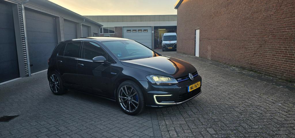 Volkswagen Golf 1.4 TSI Phev 150KW GTE 5D 2014 Zwart, 4 cilinders, Zwart, 1395 cc, 1499 kg